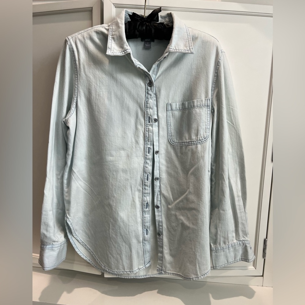 Aerie light blue button down 100% cotton shirt